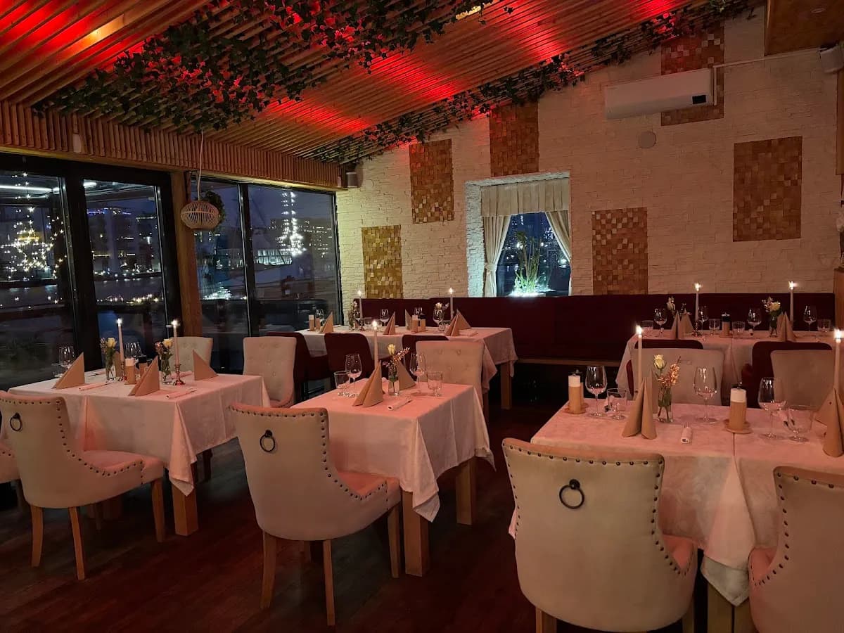 Rocco's Wine & Dine